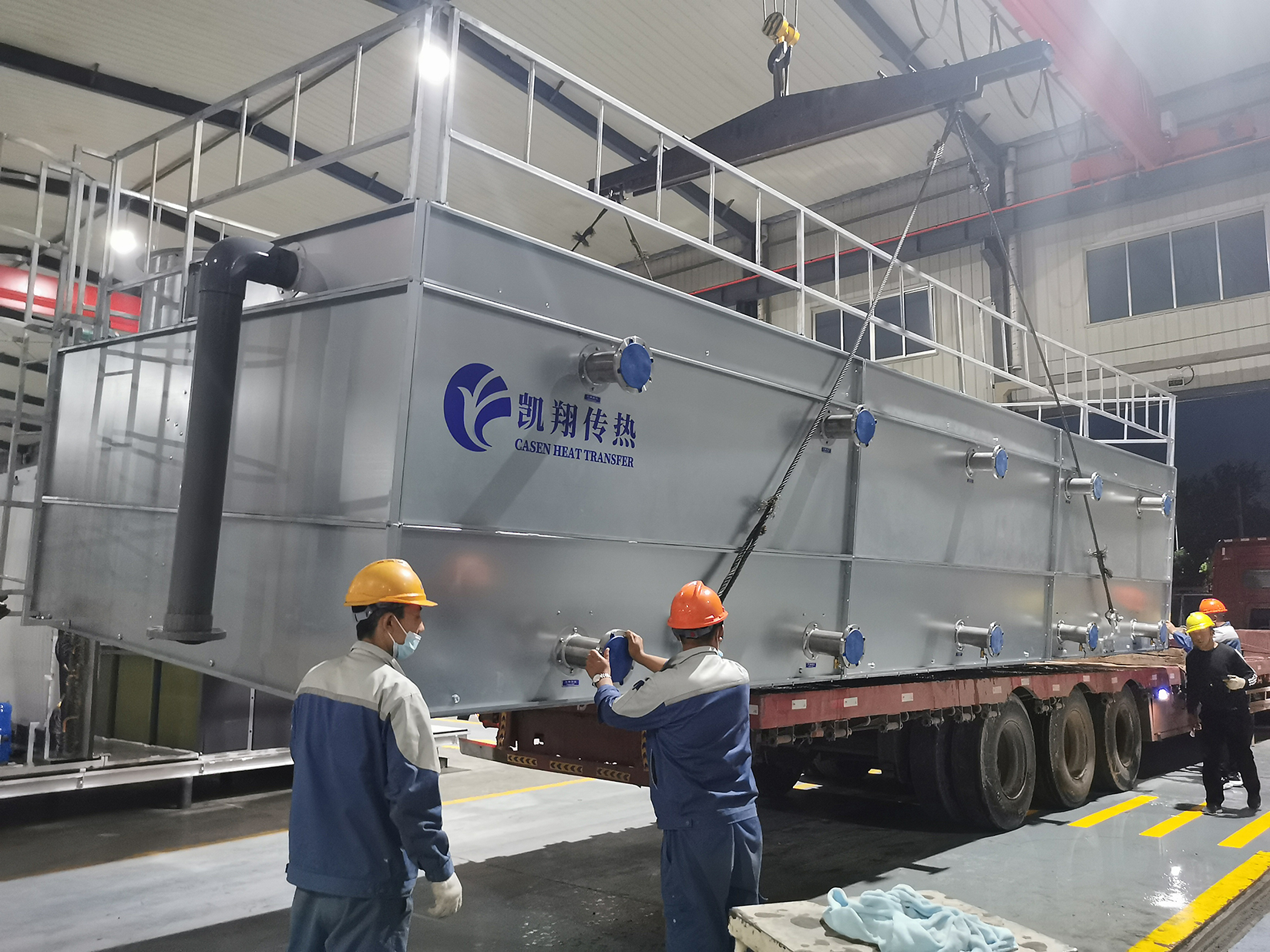 高密某安防用顺流闭式冷却塔分批发货现场